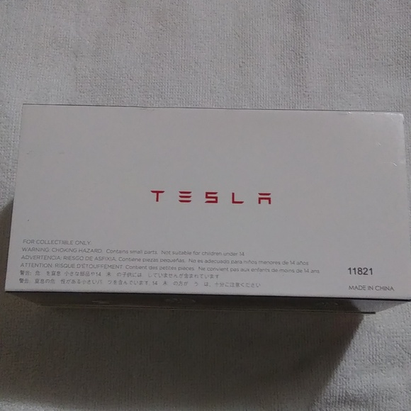 Tesla Model 3 Diecast 1/43 Car - Picture 10 of 16